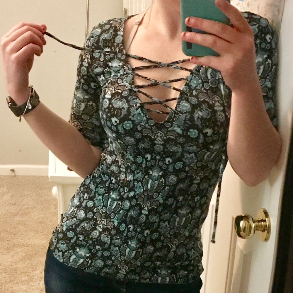 Cute shirt. Lightly used!